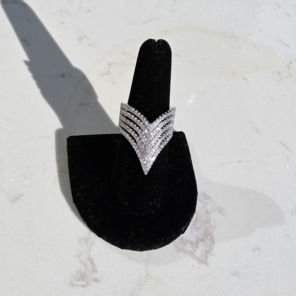 Sparkling Silver Chevron Pavé Ring - Picture 2 of 8
